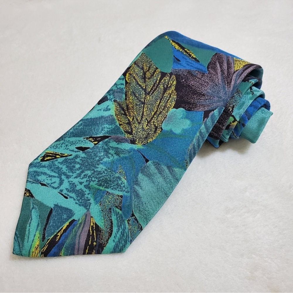 Bugle Boy Vintage Abstract Floral‎ Tie